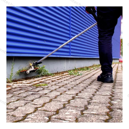 ECHO DTT-2100 56V Akku-Balkenmäher im Einsatz - mäht Rasenkante an Pflastersteinen - schleuderfrei kein Steinschlag kein Mikroplastik - idea